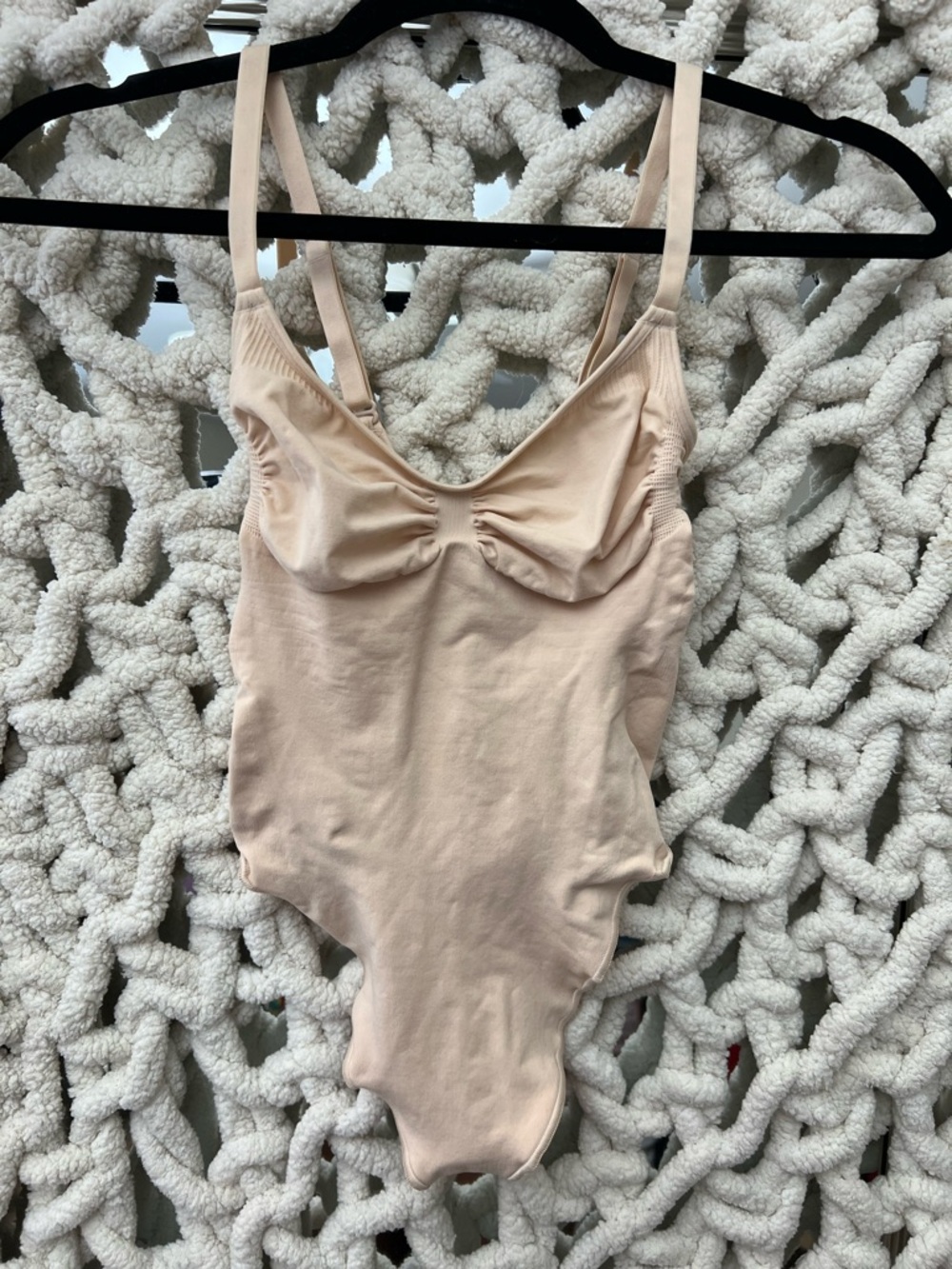 SKIMS SEAMLESS SCULPT THONG BODYSUIT NWOT